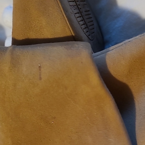 Fall Vince Camuto camel color suede open toe booties - Picture 4 of 5